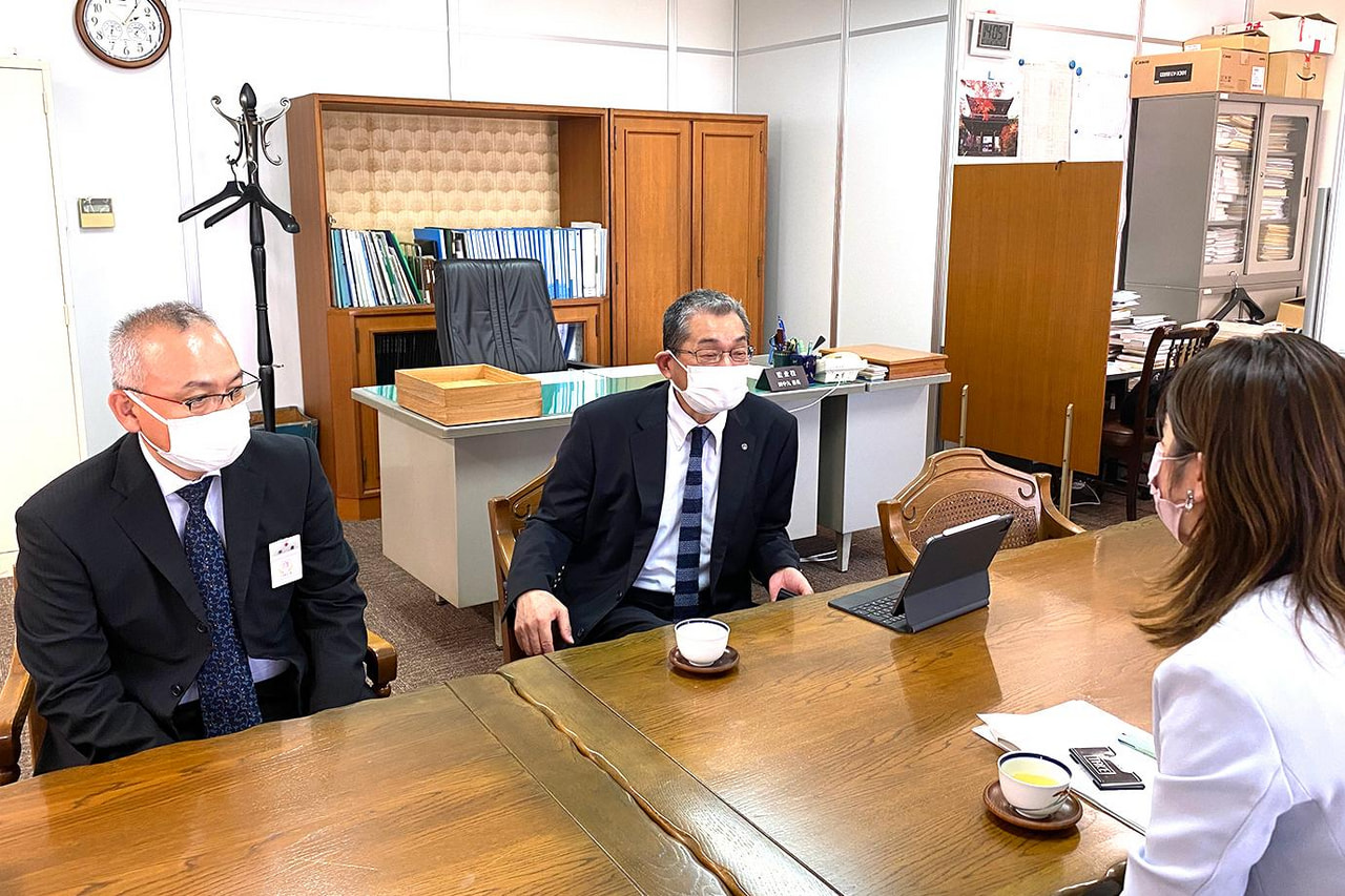 左）米倉営業企画部長、右）田中丸社長